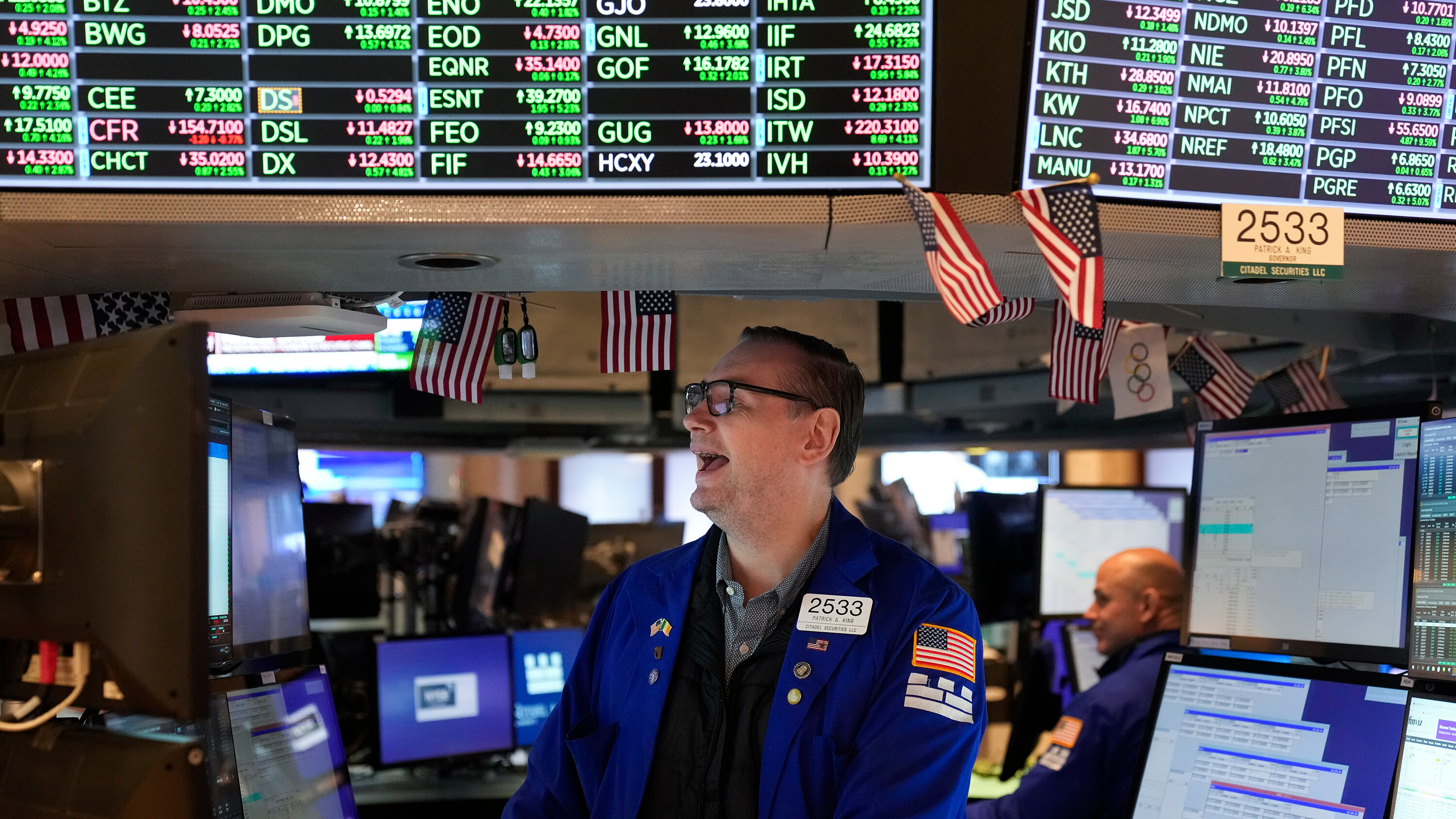 ارتفاع مؤشرات الأسهم الأمريكية وسط آمال بوقف إطلاق النار