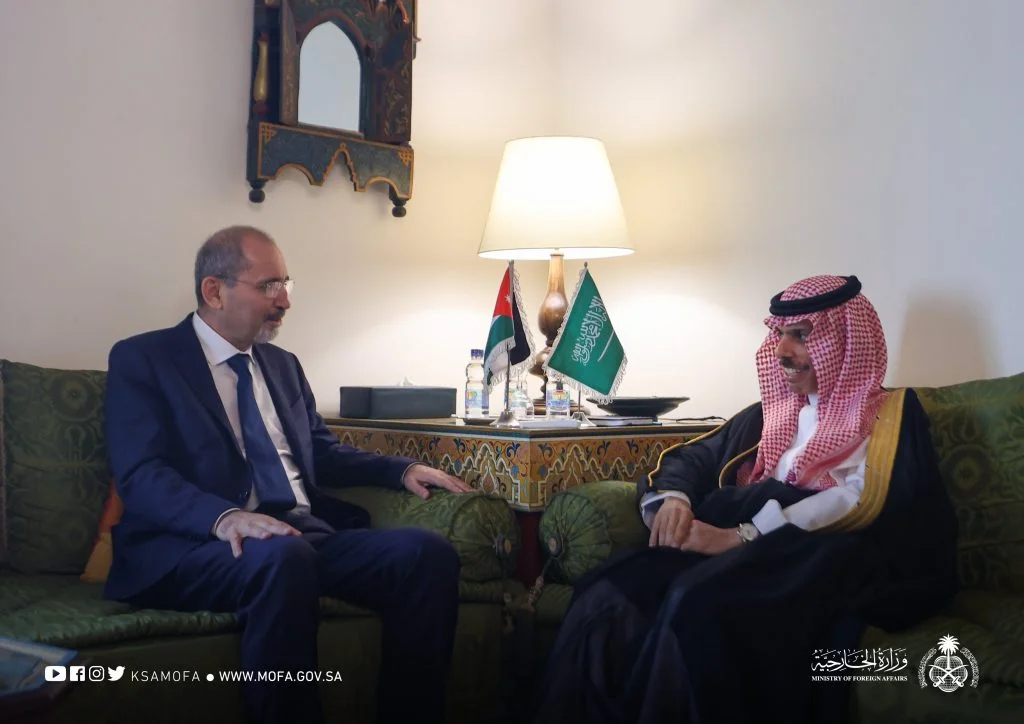 اجتماع وزيري الخارجية الأردني والسعودي في الرياض