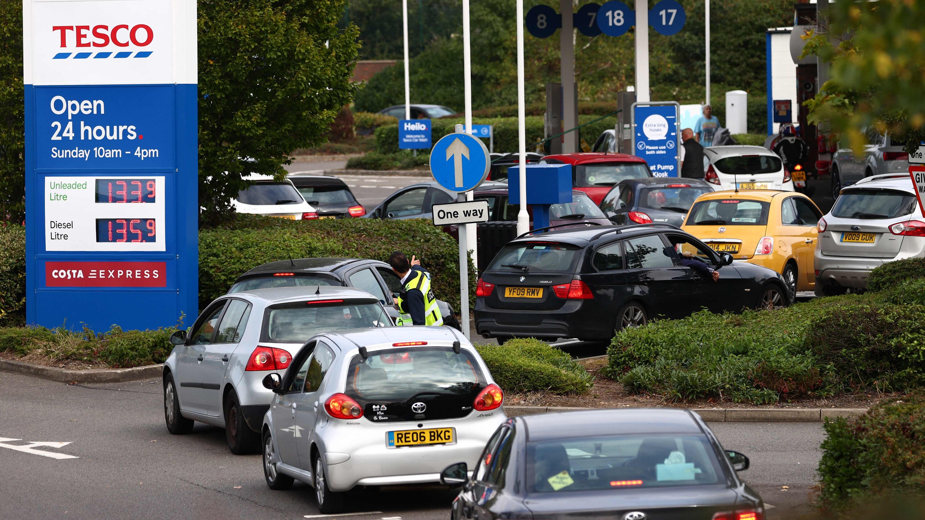 تأثير الهدنة على أسعار الوقود والغذاء في المملكة المتحدة