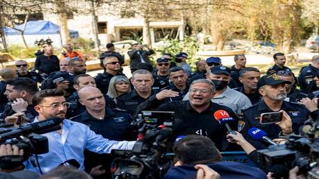 تصاعد الجرائم في إسرائيل: أزمة أمنية متفاقمة