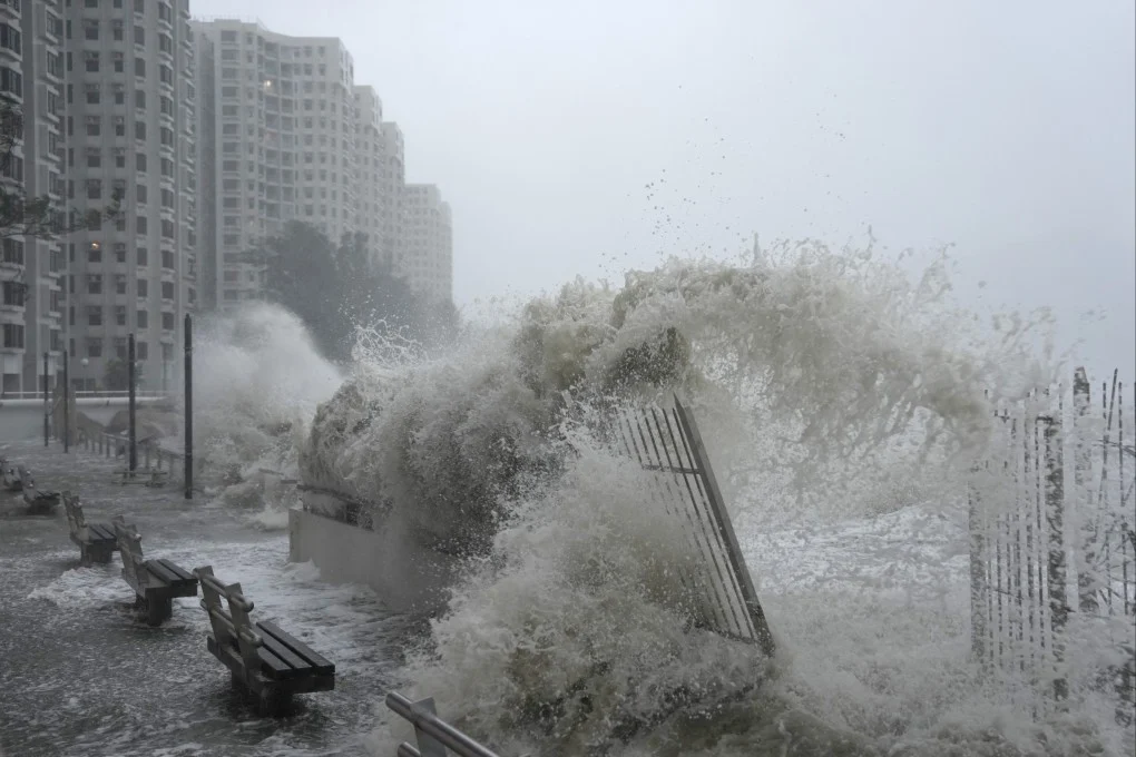 تحذيرات الأعاصير في هونغ كونغ: دعوة لتحسين الشفافية