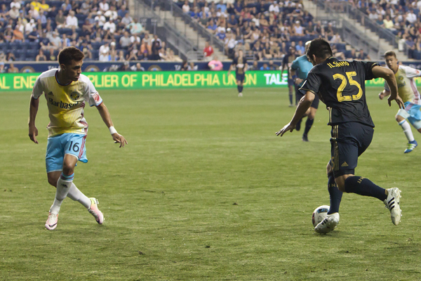 فوز كرو على يونيون في الدوري الأمريكي لكرة القدم