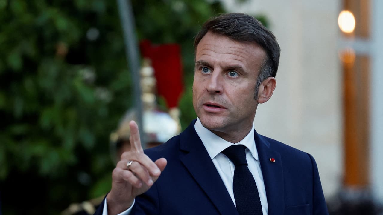 Départ d'un maire français d'un parti libéral après un vote