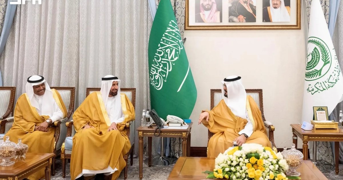 اجتماع نائب أمير مكة لمراجعة خطط الحج 2026