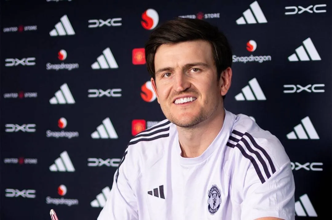 تمديد عقد ماغواير مع مانشستر يونايتد حتى 2027