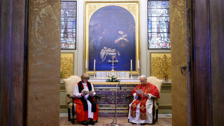 بابا الفاتيكان ورئيسة أساقفة كانتربري: خطوة نحو الوحدة