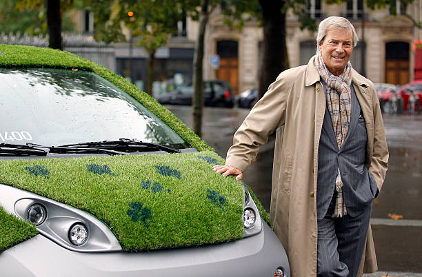 أدباء غراسيت يتحدون لمواجهة التحديات الجديدة