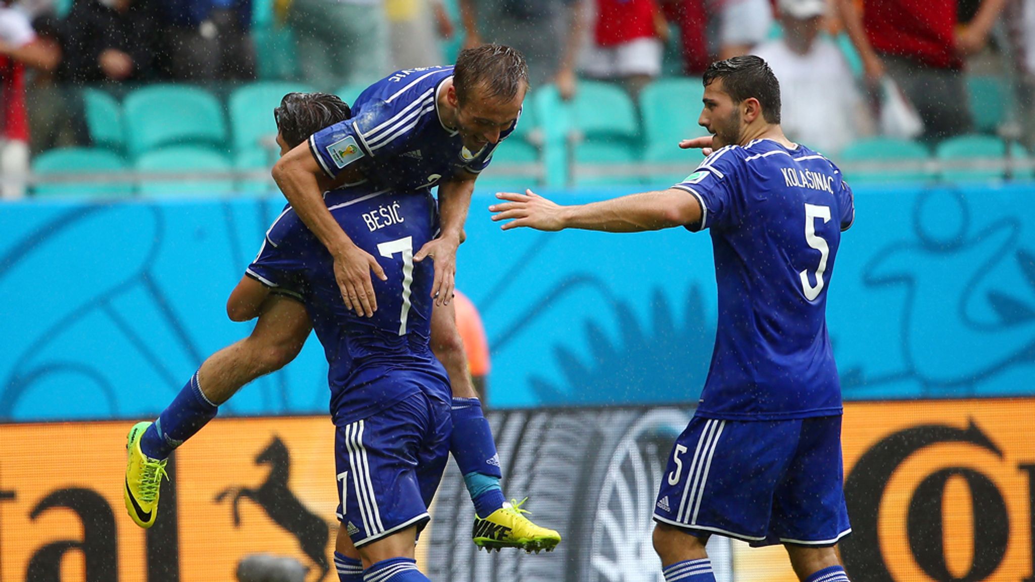 Djokovic célèbre la qualification de la Bosnie au Mondial