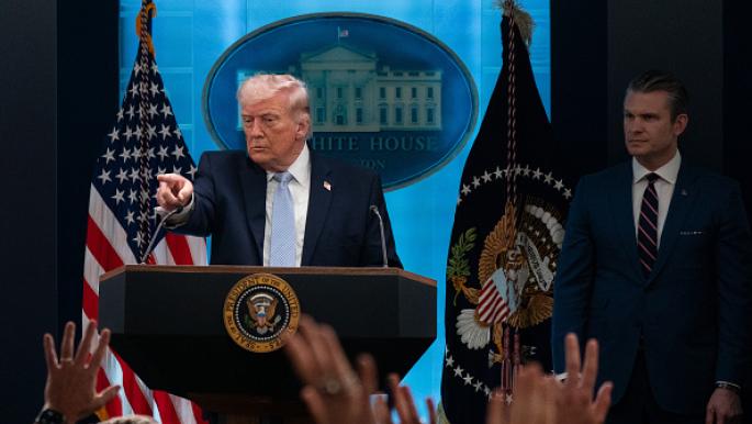 ترامب يهدد إيران قبل انتهاء المهلة