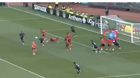 Torhüter der Oakland Roots erhält rote Karte auf unkonventionelle Weise