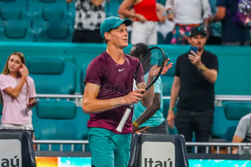 سير يحقق إنجازاً تاريخياً في نهائي ميامي المفتوحة