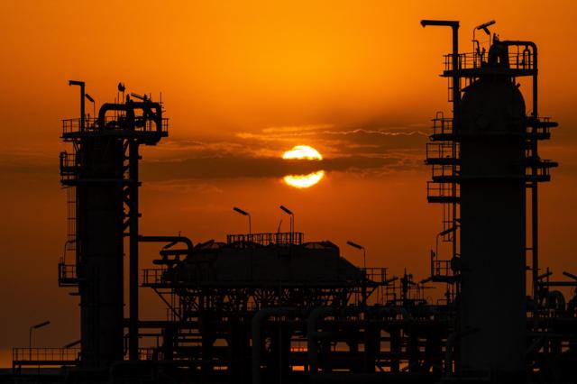 Permiso temporal de EE. UU. para venta de petróleo iraní