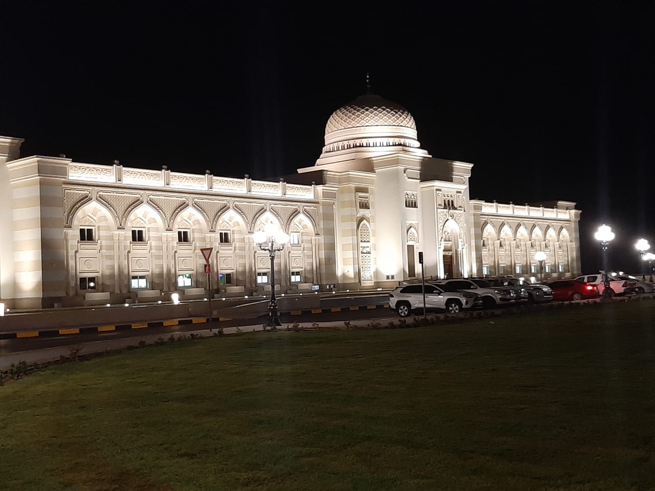 هدم جسر خورفكان لمشروع برج الجامعة في الشارقة