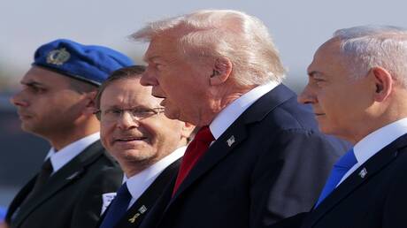 فتح قنوات تفاوض حول قضايا نتنياهو قبل طلب العفو