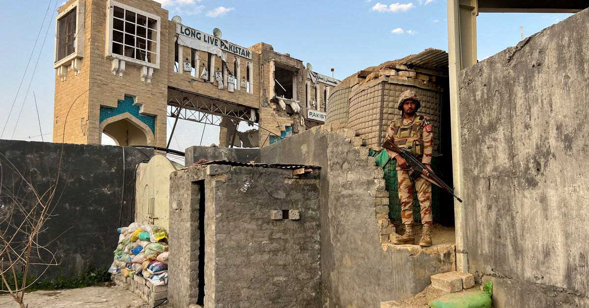 هجمات بالصواريخ من باكستان على أفغانستان تثير التوترات