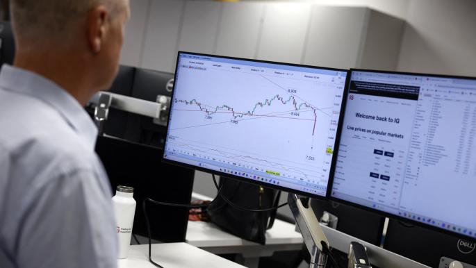 بورصة لندن تفتح سوق السندات للأفراد بإصدار 1.9 مليار دولار