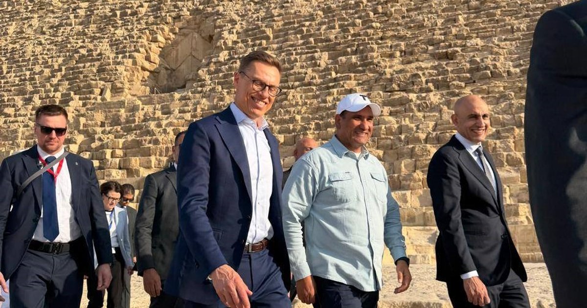 Visite du président finlandais au musée égyptien