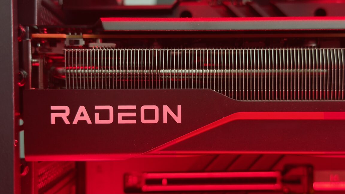 مراجعة AMD RX 9070 GRE: بطاقة مخيبة بسعر 549 دولار