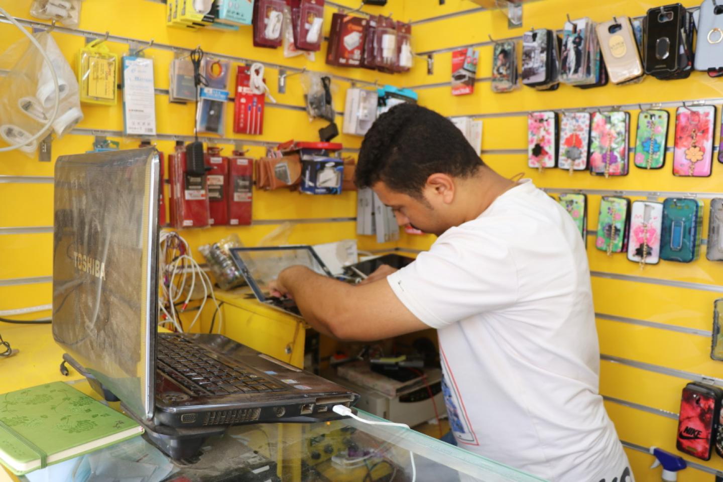 دعم مركز الملك سلمان الإغاثي لليمن وغزة