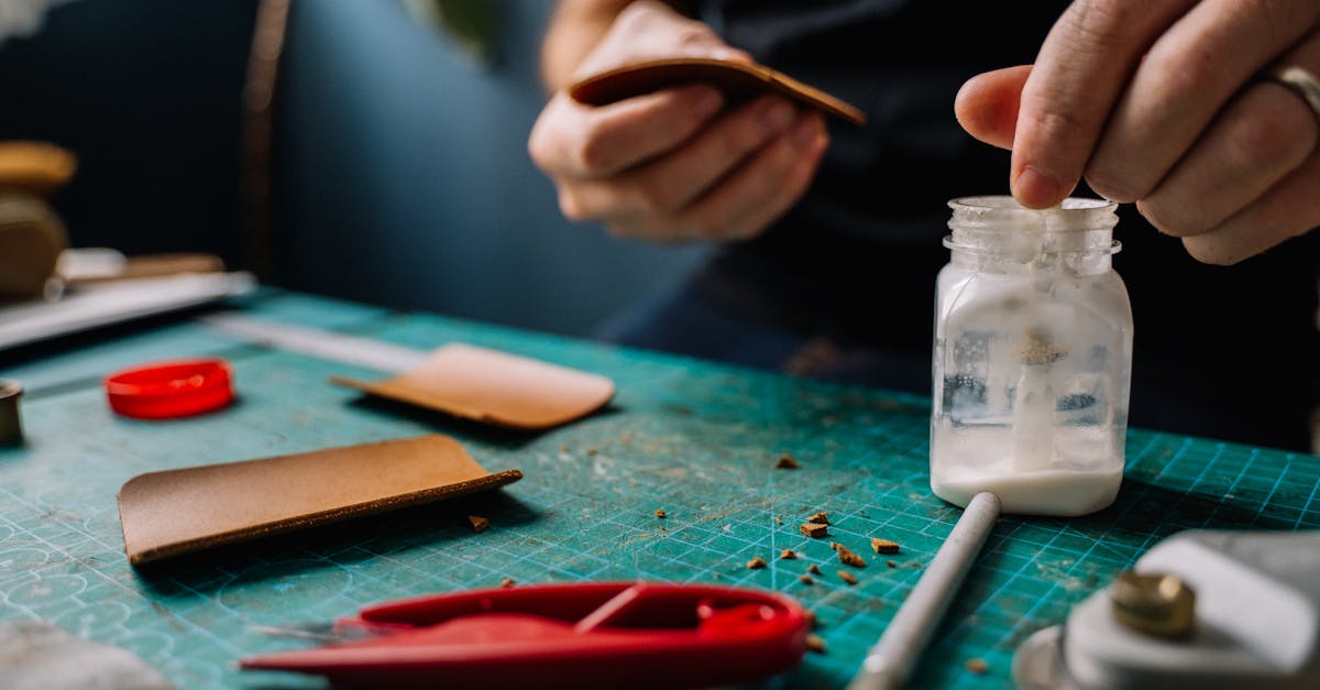 دباغة الجلود في فاس: تراث ثقافي يواجه التحديات