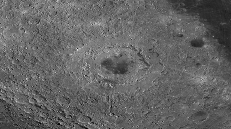 ناسا تكشف صورة تاريخية غير مسبوقة للقمر