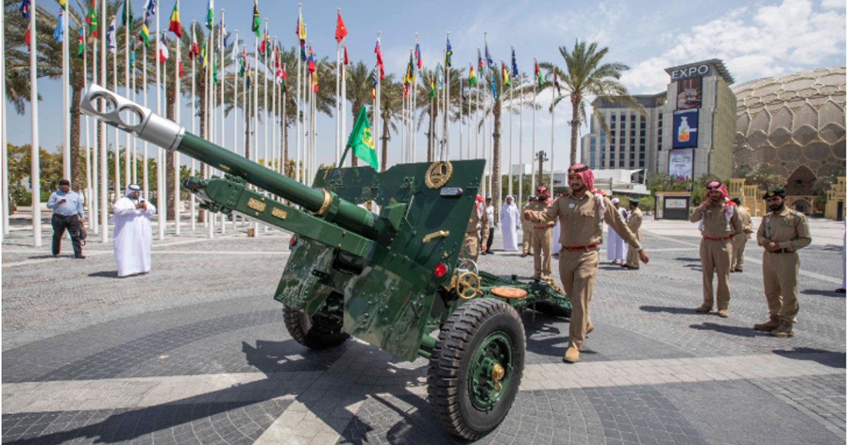 Lancement du canon de la police de Dubaï pendant le Ramadan