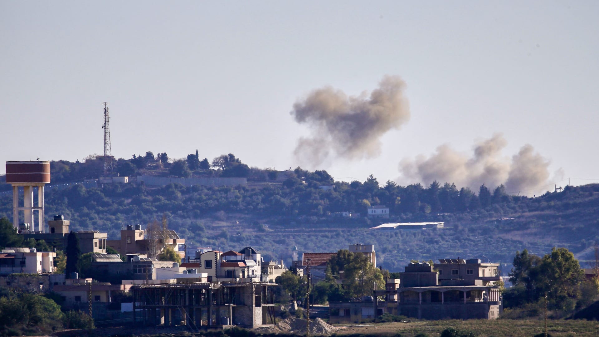 غارات إسرائيلية على لبنان والعراق: تصعيد عسكري جديد