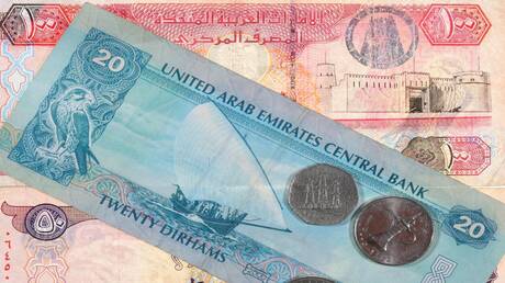 تباطؤ نمو القطاع الخاص غير النفطي في الإمارات