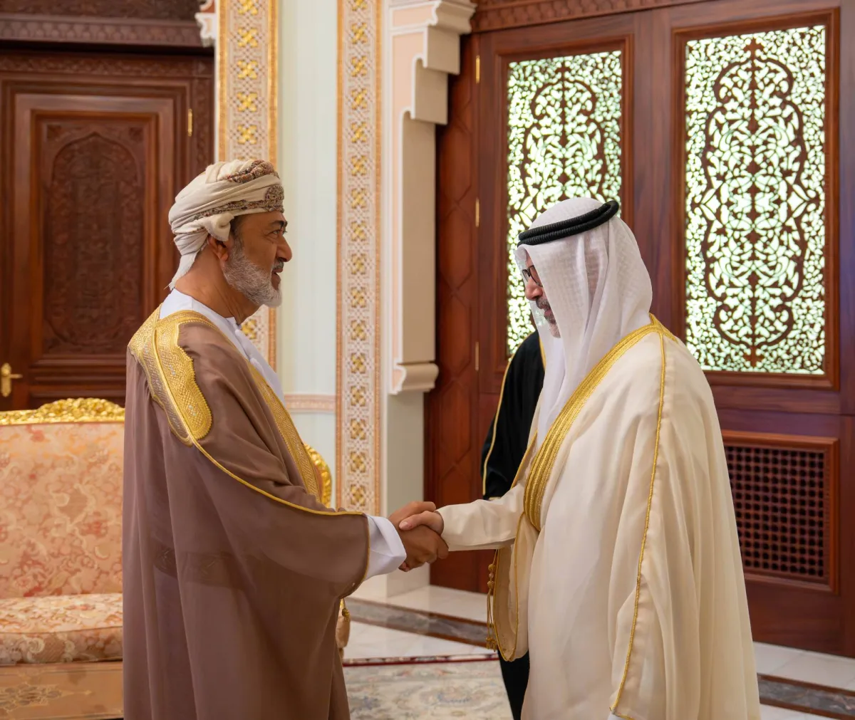 سلطان عُمان يدعو لحلول مستدامة لضمان أمن المنطقة