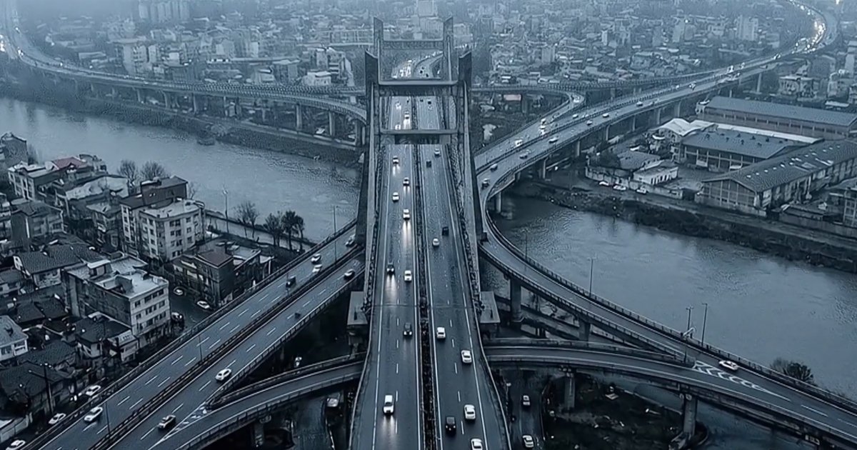 ترمب يهدد بضرب البنية التحتية الإيرانية