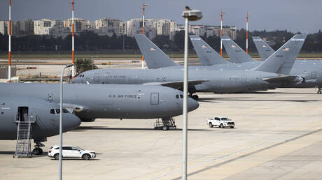 طائرات عسكرية أمريكية تقلع قبل انتهاء مهلة ترامب لإيران