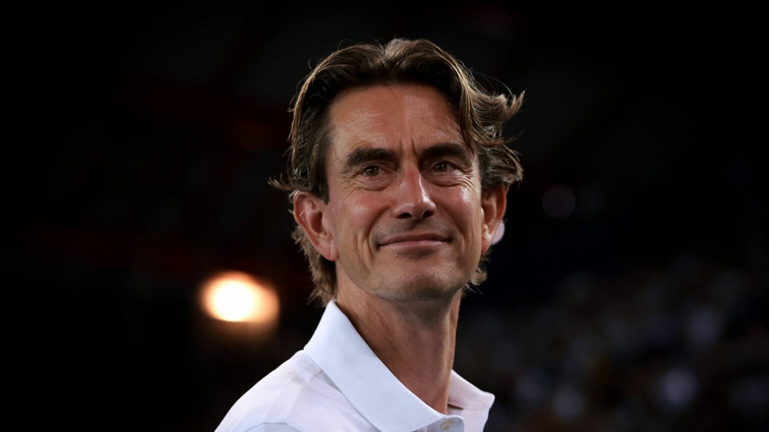 تشافي سيمونز يسعى للرحيل عن توتنهام