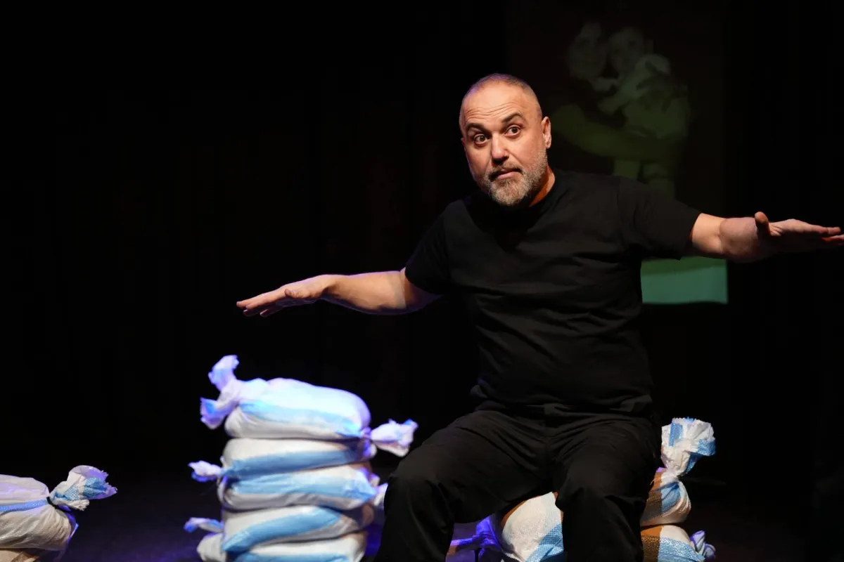 مسرحية "ضاع شادي" تعيد إحياء ذكريات الحرب الأهلية اللبنانية