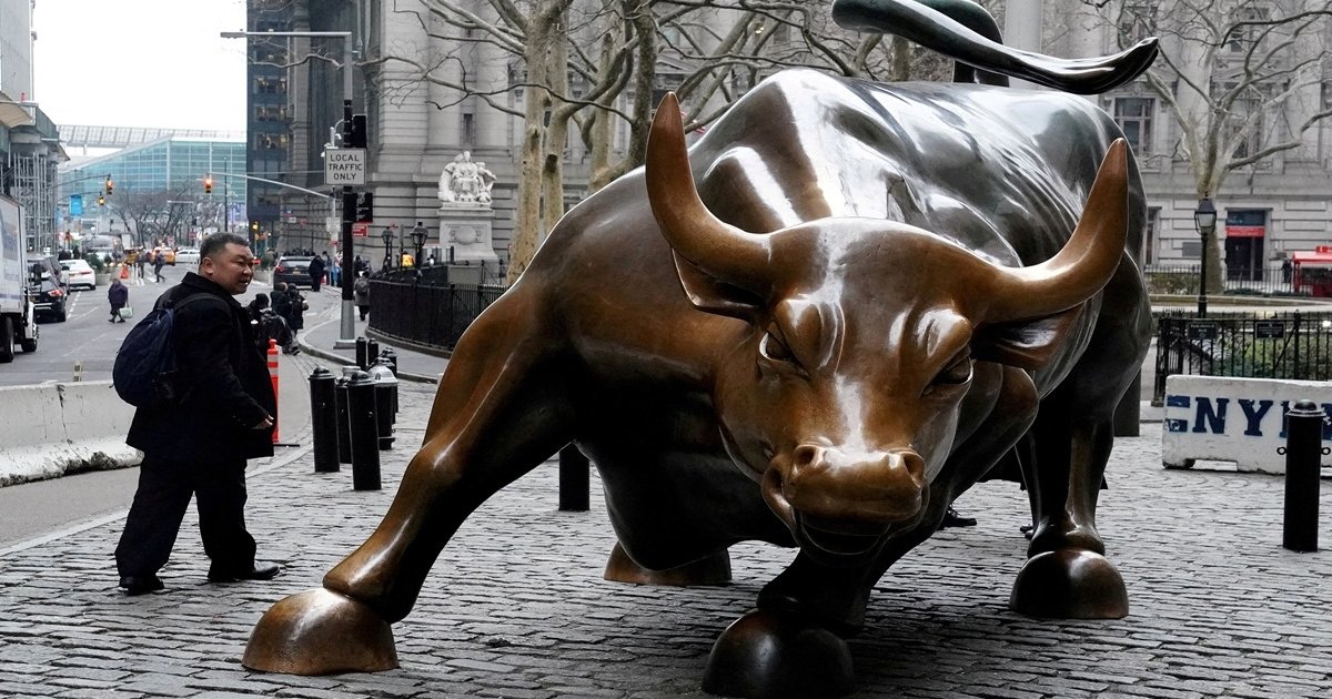 تراجع العقود الآجلة للأسهم وارتفاع عوائد الخزانة