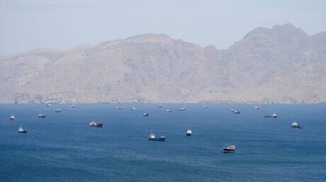 عبور 7 سفن مضيق هرمز وتأثيره على الملاحة