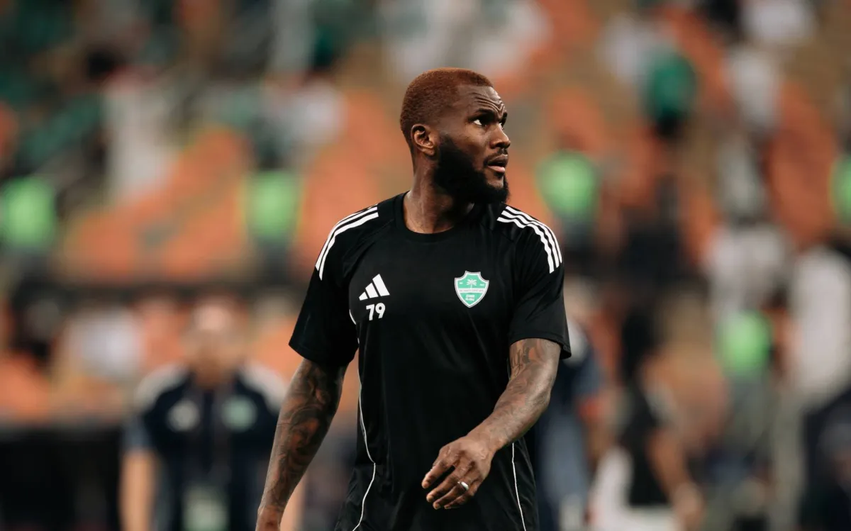 آيك أثينا ويوفنتوس يتنافسان على كيسيه