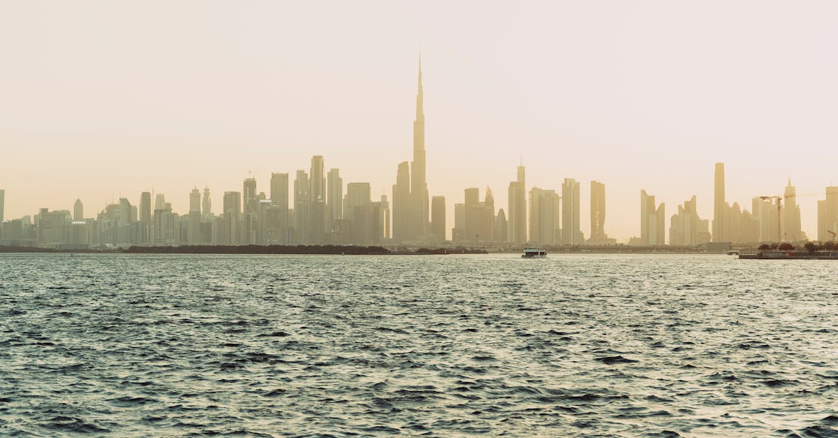 الإمارات تنسحب من أوبك: قرار استراتيجي يؤثر على النفط