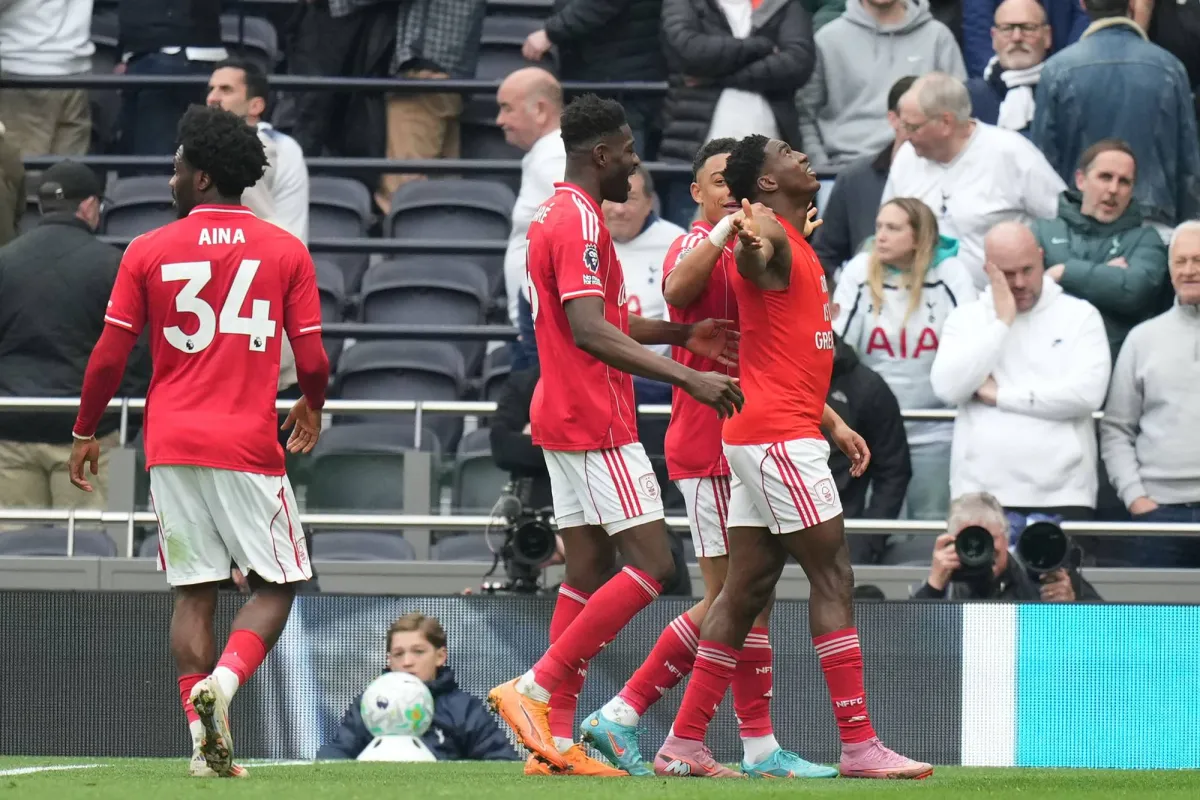 نوتنغهام فوريست يسعى للتتويج الأوروبي أمام بورتو