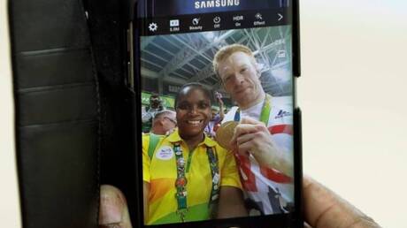 الأولمبيون الروس يتسلمون هواتف ذكية حصرية لدعمهم