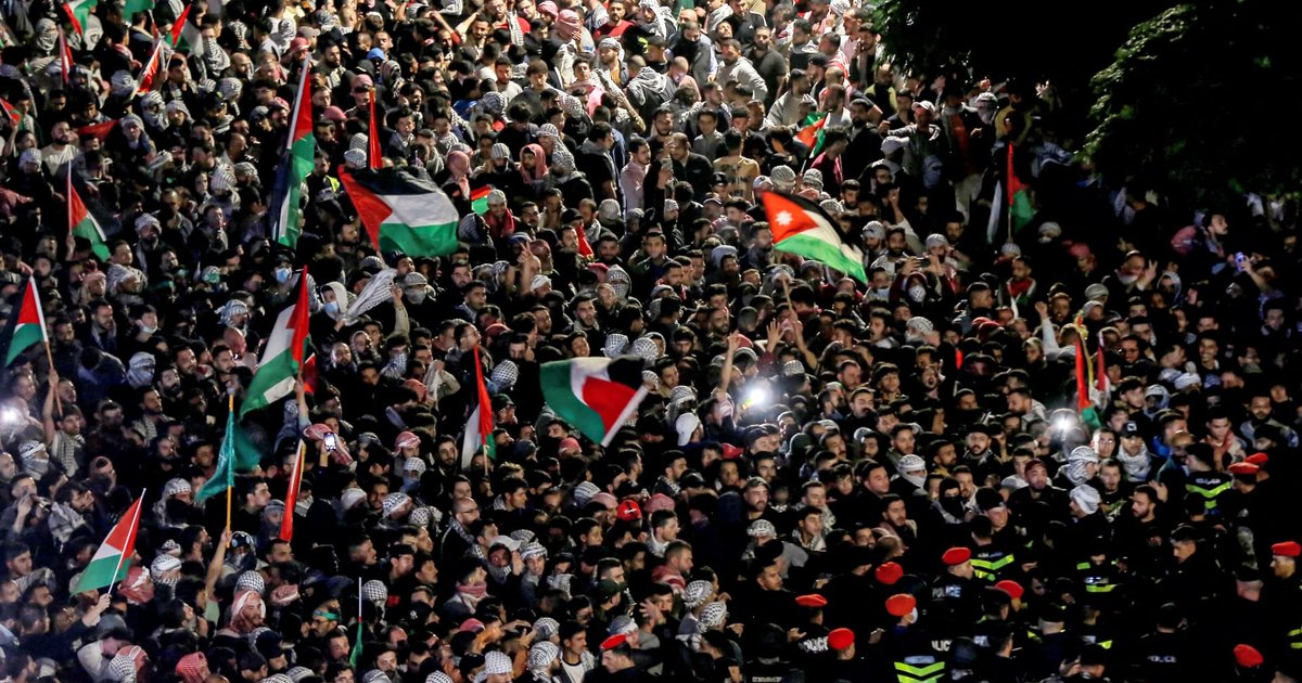 Milan Protest for Solidarity with Palestine and Lebanon