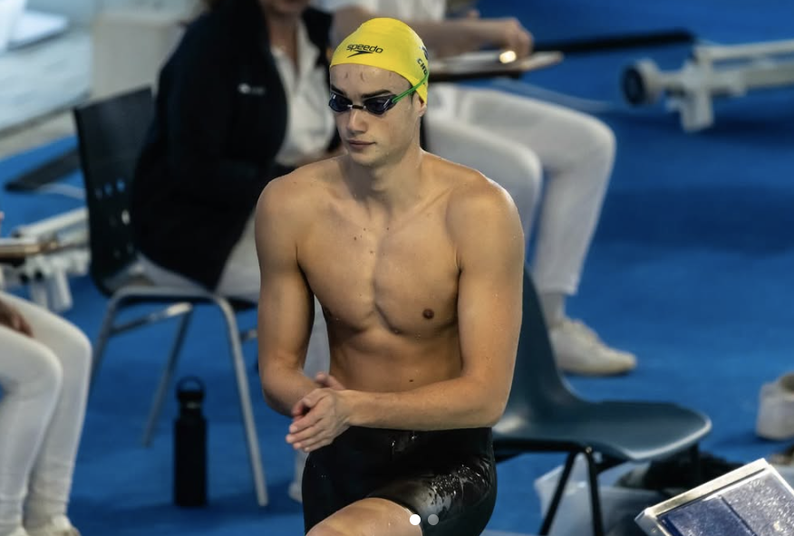 سباح إسباني يعتزل ثم يعود بفضل الجيش