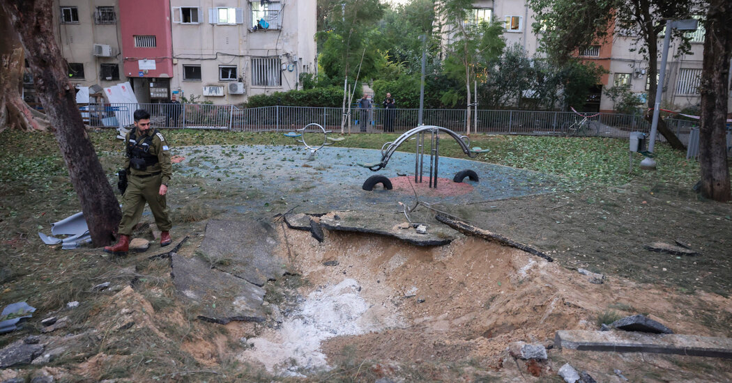 هجوم منسق على تل أبيب بصواريخ وطائرات مسيرة