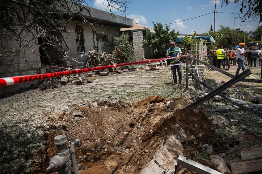 إصابة شخصين في الشارقة جراء ضربات صاروخية