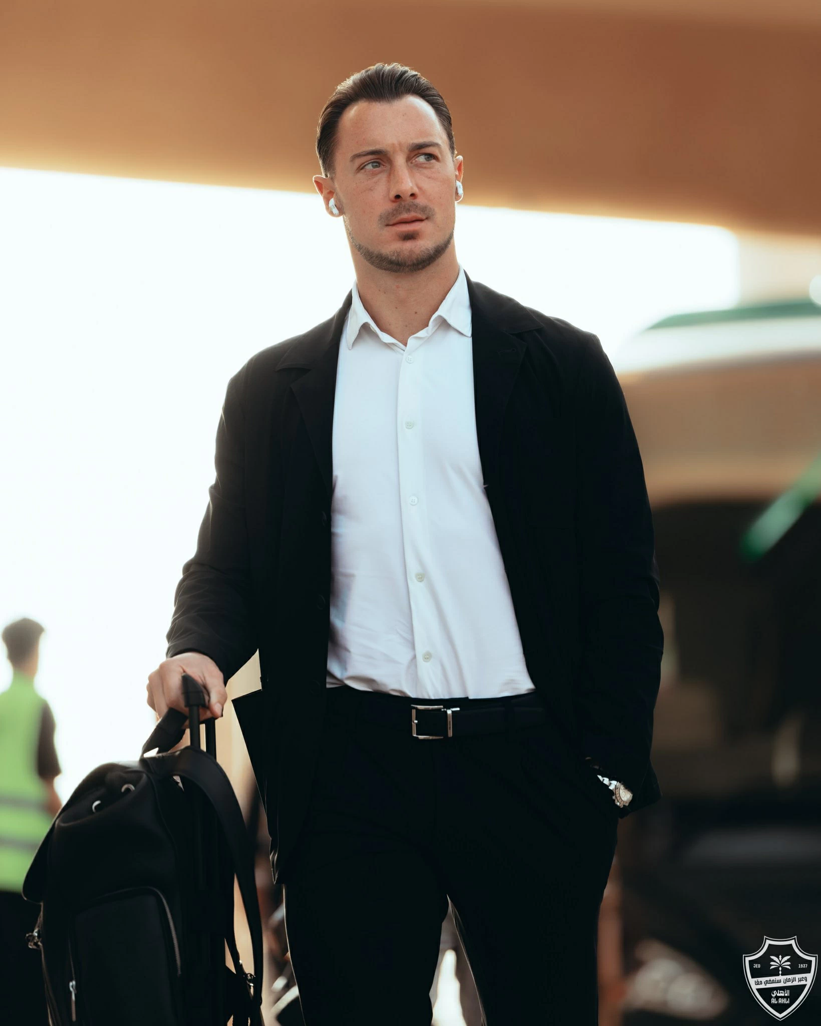 مدرب الأهلي ينتقد التحكيم بعد تعادل مع الفيحاء