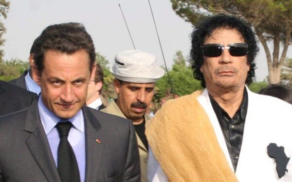 ساركوزي ينفي تلقي طلب القذافي لتسوية قضية السنوسي