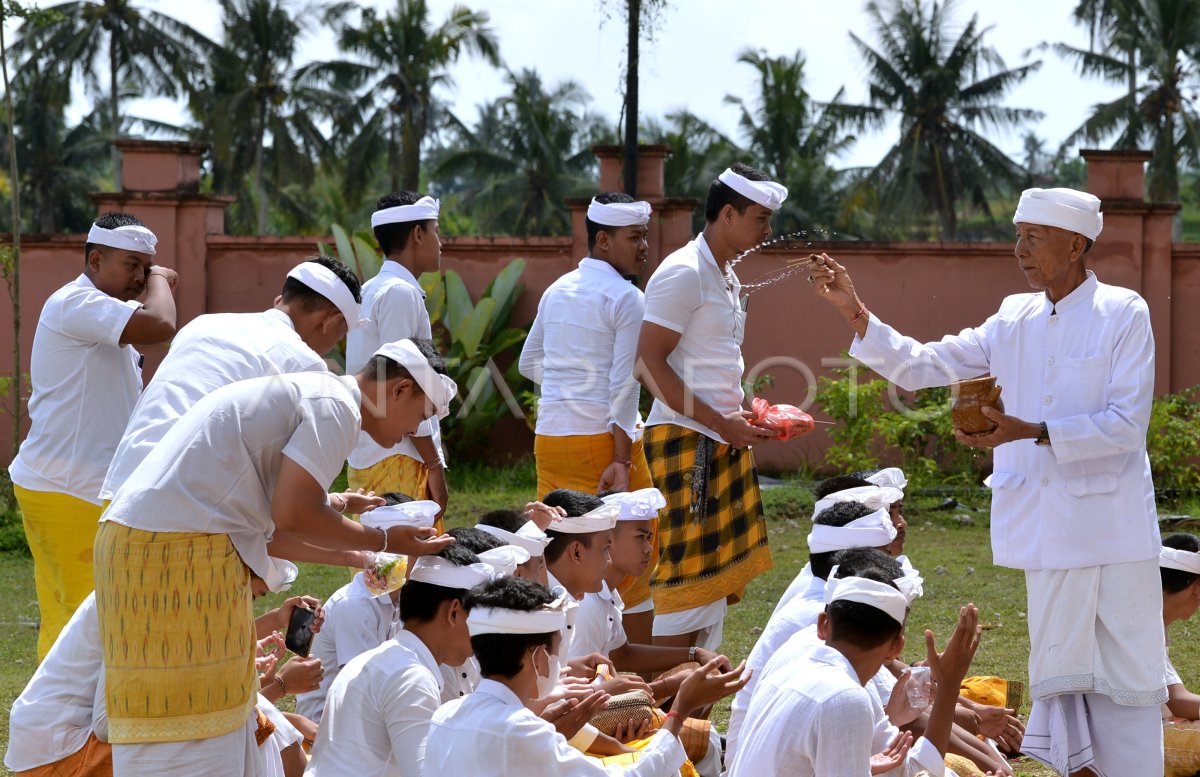 احتفال يوم سارسواتي في بالي: تقدير المعرفة والثقافة