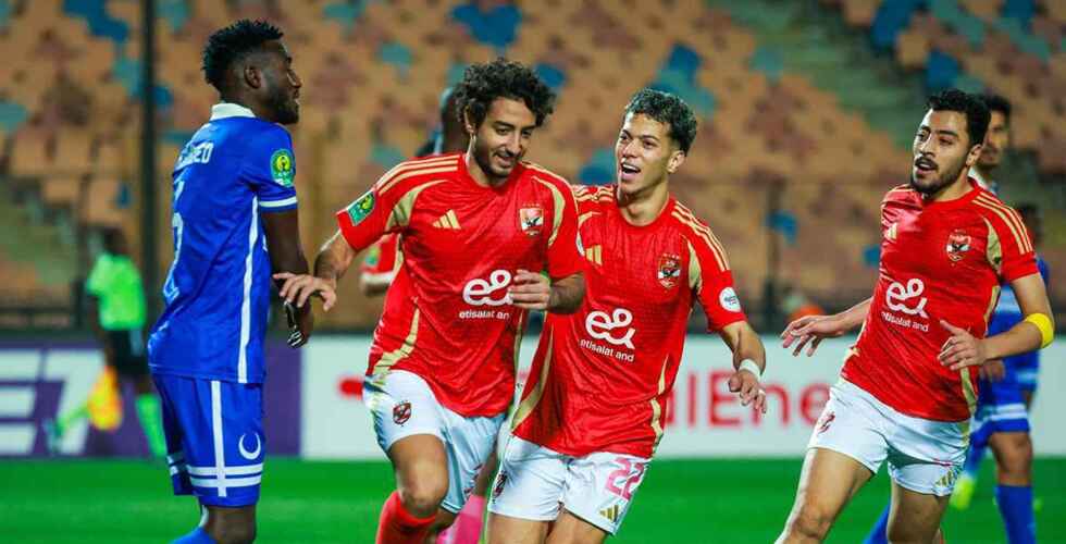 الأهلي يطالب بالتحقيق في قرارات الحكم بمباراته ضد الفيحاء