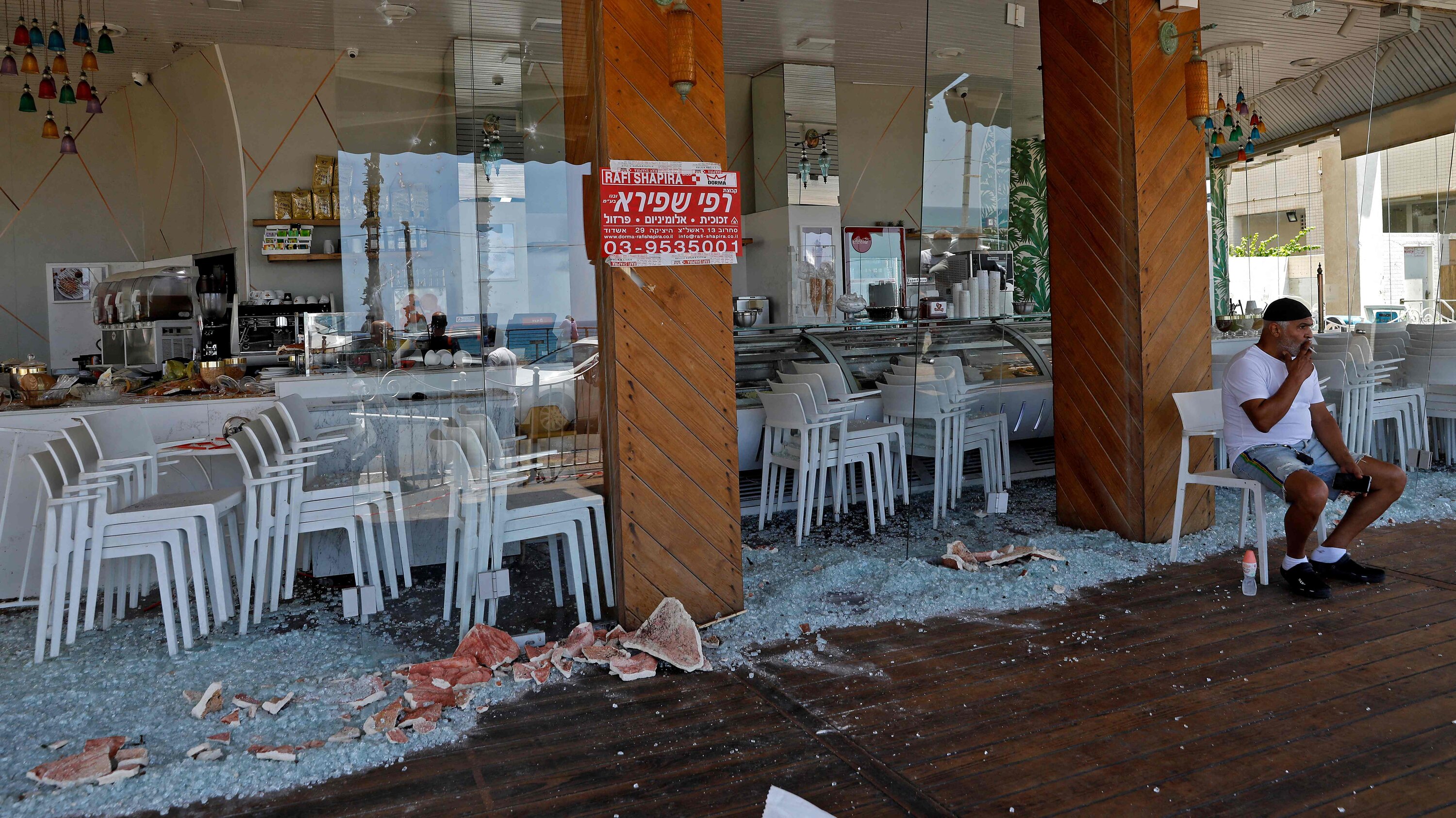 رسائل تهديد غامضة تصل الإسرائيليين عبر واتساب