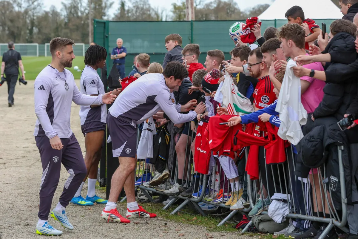 مانشستر يونايتد يتطلع لأكثر من التأهل لدوري الأبطال