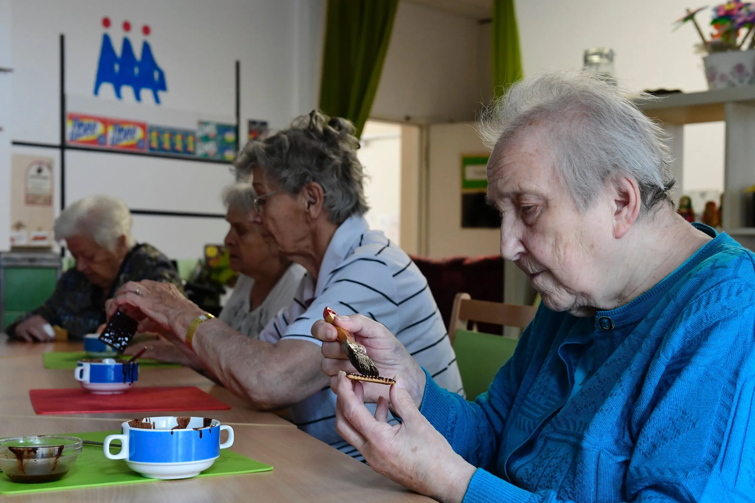 انتهاكات خطيرة في دور رعاية المسنين في أمريكا